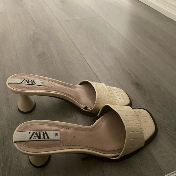 Zara Snake  Skin Printed Slipper Heels - Picture 2 of 3